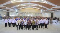ANGKET24.ID, KOTA TANGERANG - Wali Kota Tangerang, H. Arief R Wismansyah mengajak seluruh unsur masyarakat terlibat dalam pengentasan persoalan sosial. Karena menurut Arief mewujudkan masyarakat yang mandiri dan sejahtera tidak hanya menjadi tugas Pekerja Sosial Masyarakat (PSM).