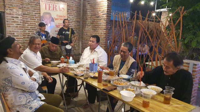 Petinggi PUB, Mengawali Aktifitas 2024 di PUJASERA UMKM Pers Anak Bangsa.
