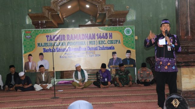 Sekda Buka Takmir Ramadhan Masjid Babussalam Bitung Jaya Cikupa.