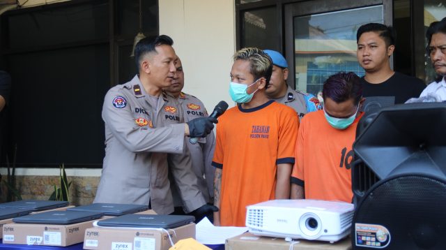 Polres Malang Berhasil Amankan Dua Tersangka Spesialis Pembobol Sekolah saat Libur Lebaran.