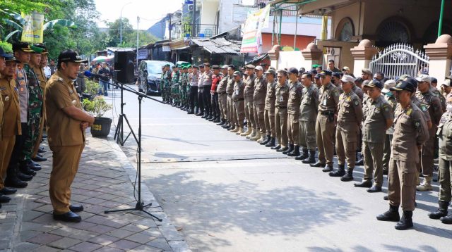 Pj Wali Kota Tangerang Pantau Penertiban Kawasan Pasar Sipon.