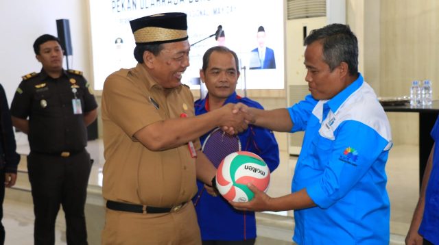 Sekda Buka Pekan Olahraga Buruh.