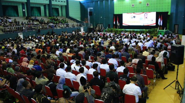 Bagikan Ribuan Paket Sembako, Ops NCS Polri Bawa Pesan Pilkada Damai di Jawa Timur.