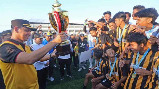 Kecamatan Pinang Juara Turnamen Sepak Bola U-19 Piala Polres Metro Tangerang Kota.