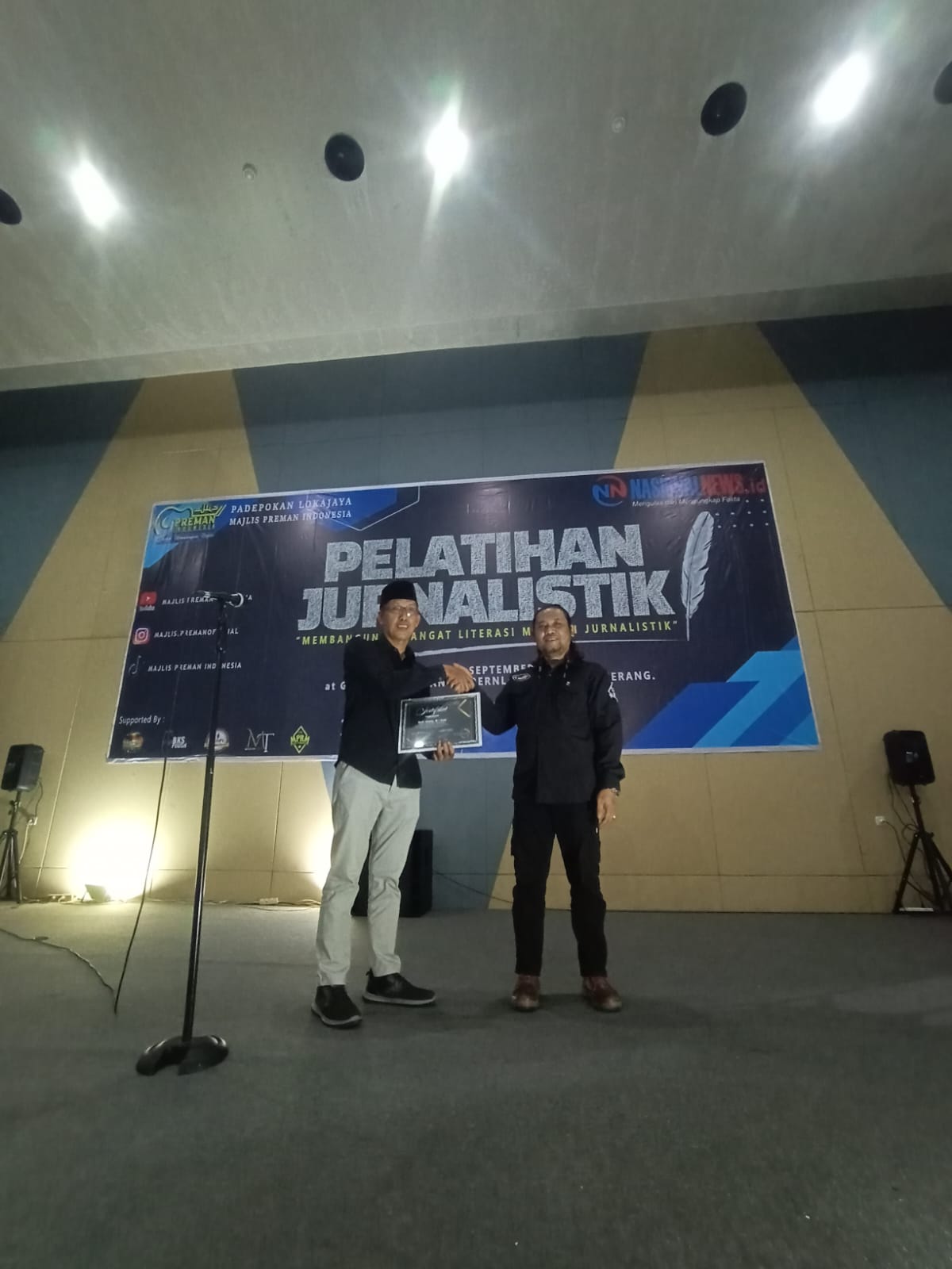 Dewan Kehormatan PWI Banten Sebagai Narsub Pelatihan Jurnalistik Di Majlis Preman.