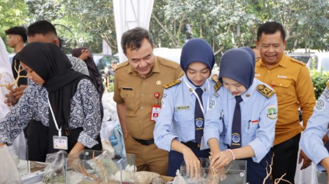 Memperingati HUT Kabupaten Tangerang Ke -392 ,Sekda Buka Kegiatan "Quick Setting Aquascape"