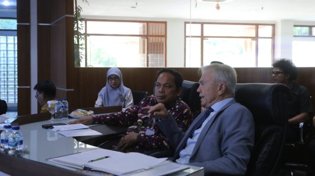 Pemkot Tangerang Informasi Pengelolaan Kota di Kanada.