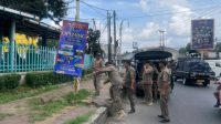 Trantib Kecamatan Larangan Gencar Lakukan Operasi Spanduk Liar