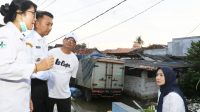Tinjau Banjir di Carenang, Bupati Ratu Zakiyah Pastikan Tidak Ada Warga Kekurangan Makanan