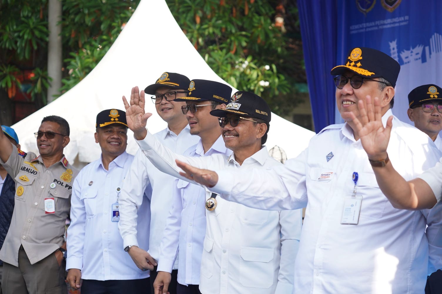 Walikota Tangerang Bersama Menhub RI Lepas Ribuan Pemudik Gratis di Terminal Poris.